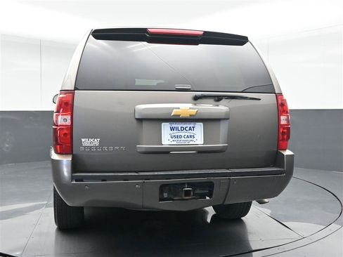Used 2013 Chevrolet Suburban LT RWD image 6