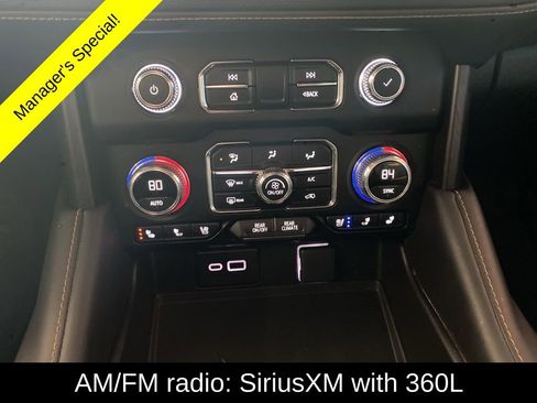 Used 2024 GMC Yukon AT4 AWD/4WD image 7