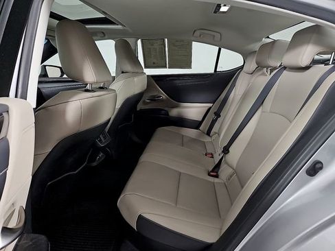 Used 2021 Lexus ES 300h w/ Premium Package image 10