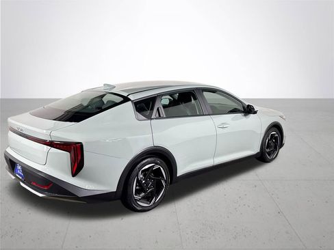Certified 2025 Kia K4 EX image 6