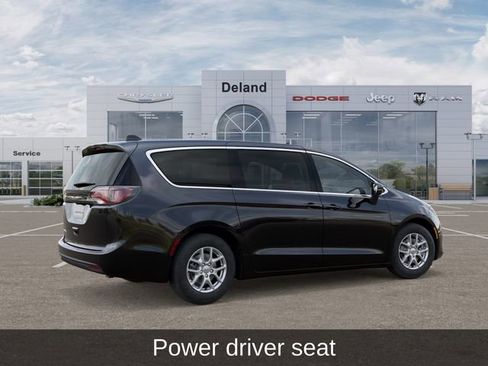 New 2026 Chrysler Voyager LX FWD image 4