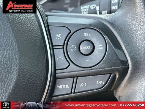 Used 2024 Toyota Corolla Cross AWD Hybrid w/ Moonroof Package image 25