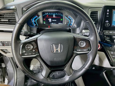 Used 2023 Honda Odyssey Touring image 11