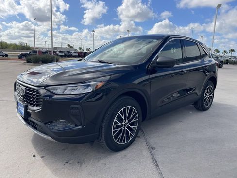 Used 2023 Ford Escape Active image 5