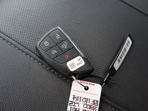 Used 2024 Chevrolet Silverado 2500 LTZ w/ LTZ Convenience Package image 33