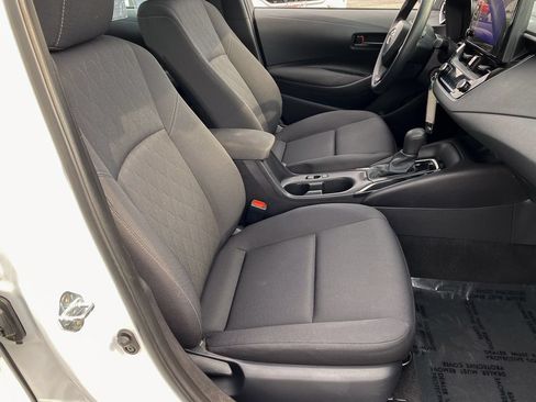 Used 2025 Toyota Corolla LE FWD image 28