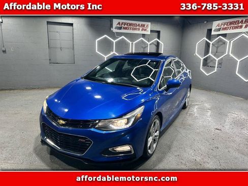Used 2017 Chevrolet Cruze Premier FWD image 1
