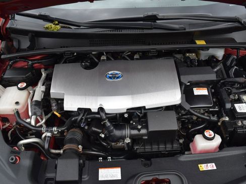 Used 2018 Toyota Prius Prime Premium FWD image 40
