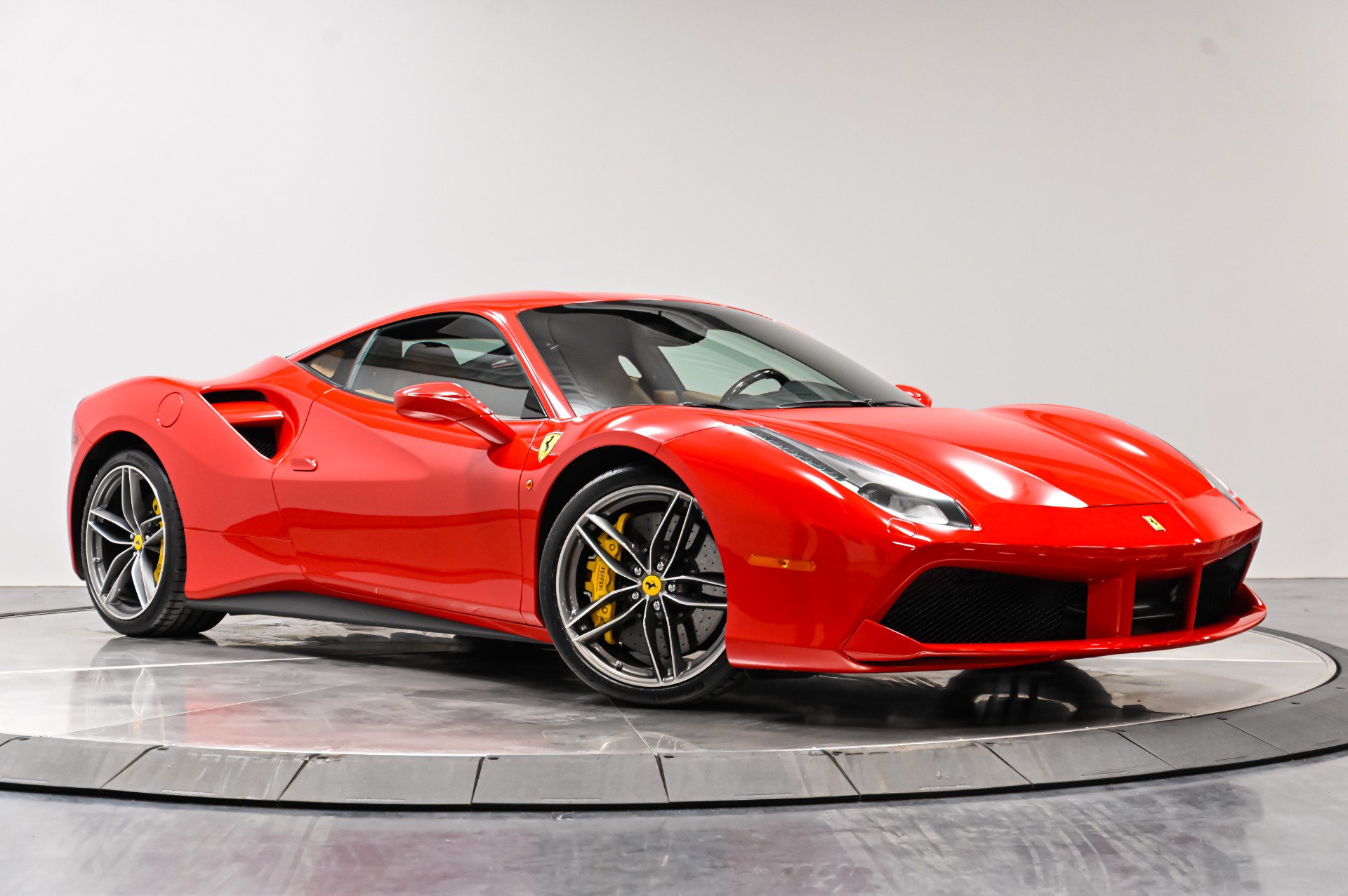 Used 2018 Ferrari 488 GTB RWD image 59