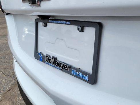 Used 2023 Chevrolet Equinox Premier image 31