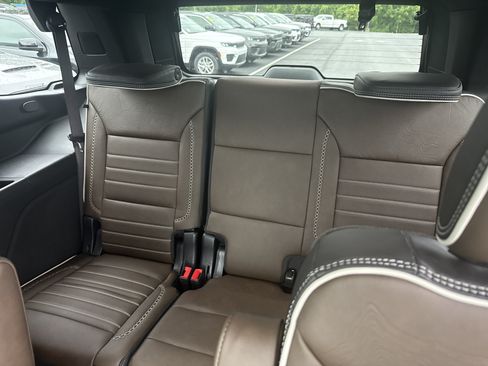 Used 2026 GMC Yukon Denali Ultimate AWD/4WD image 17