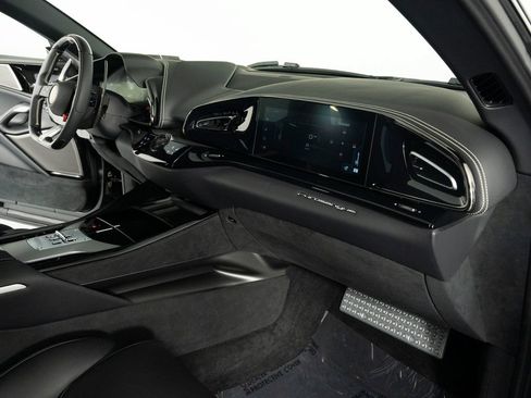 Used 2025 Ferrari Purosangue AWD/4WD image 33