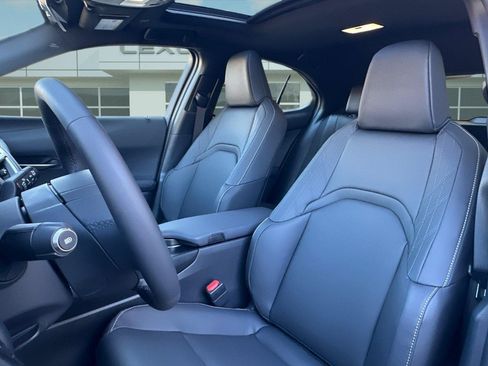 New 2026 Lexus UX 300h FWD image 25