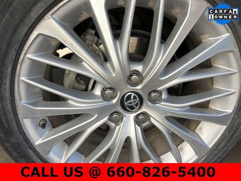 Used 2018 Toyota Camry XLE image 4