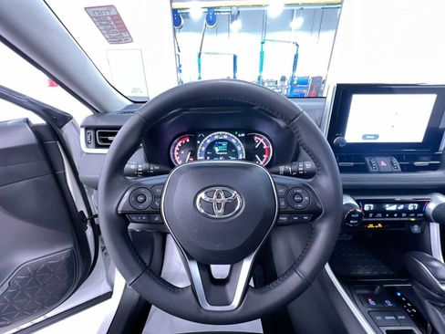 Used 2025 Toyota RAV4 XLE Premium FWD image 15