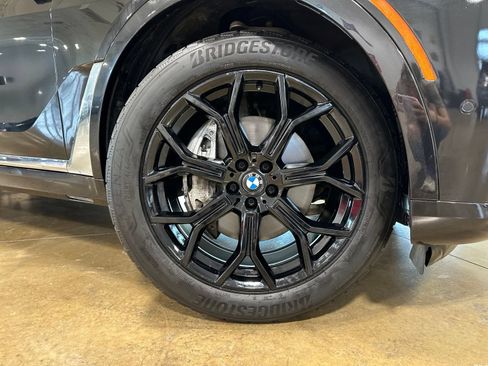 Used 2023 BMW X7 xDrive40i AWD/4WD image 11