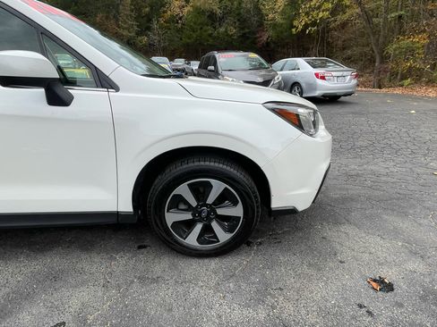 Used 2018 Subaru Forester 2.5i Limited image 12
