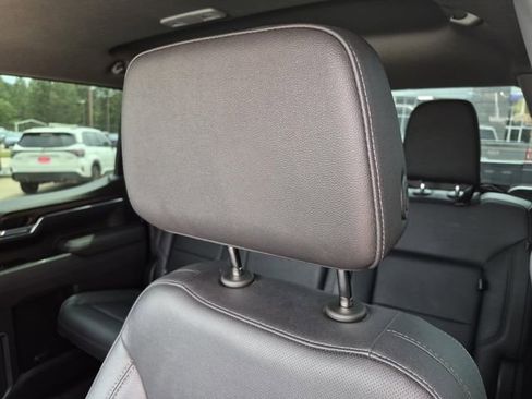 Used 2025 GMC Sierra 1500 SLT RWD image 25