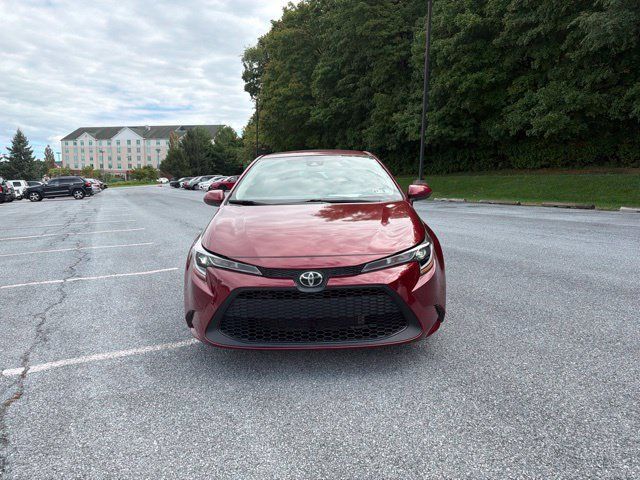 Used 2022 Toyota Corolla LE FWD image 2