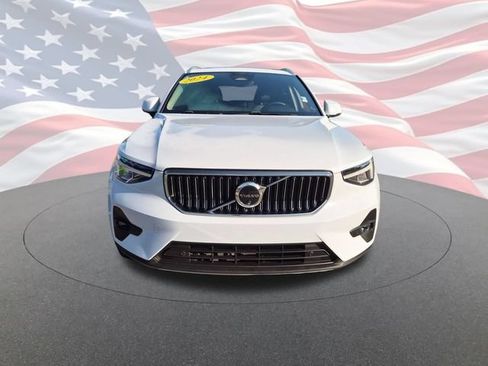 Used 2024 Volvo XC40 B5 Plus AWD/4WD image 8