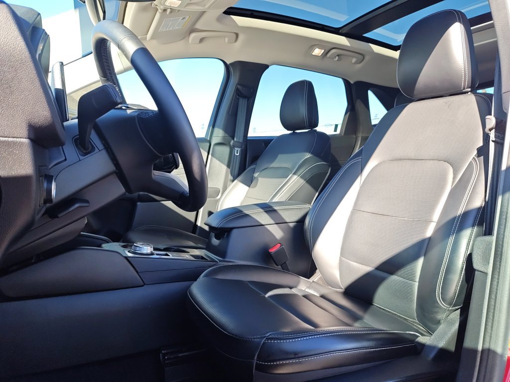 Used 2023 Ford Escape Platinum AWD/4WD image 13