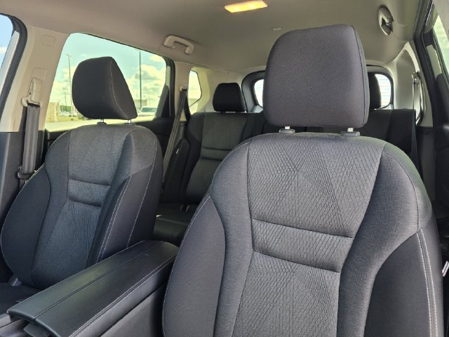 Used 2024 Nissan Rogue SV FWD image 13