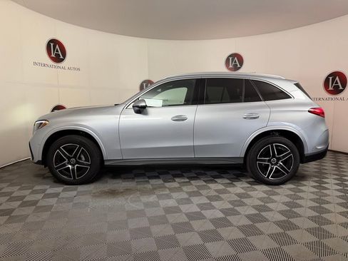 Used 2025 Mercedes-Benz GLC 300 4MATIC image 9