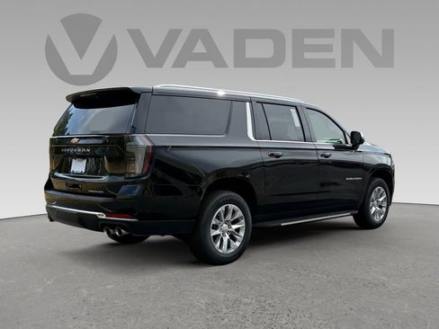 New 2025 Chevrolet Suburban Premier image 22