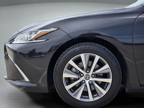 Used 2020 Lexus ES 300h w/ Premium Package FWD image 30