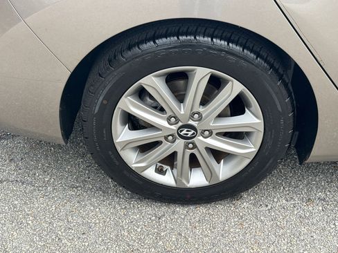Used 2015 Hyundai Elantra SE w/ Option Group 02 image 17