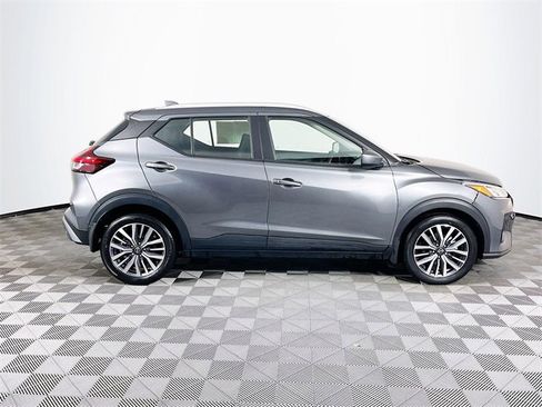 Used 2024 Nissan Kicks SV image 7
