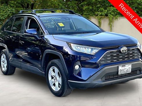 Used 2019 Toyota RAV4 XLE w/ All Weather Liner Package FWD image 1