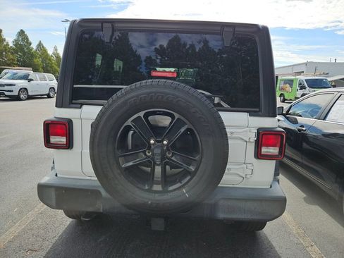 Used 2022 Jeep Wrangler Unlimited Sport AWD/4WD image 8