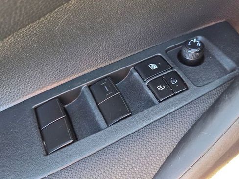 Used 2020 Toyota Corolla LE image 31