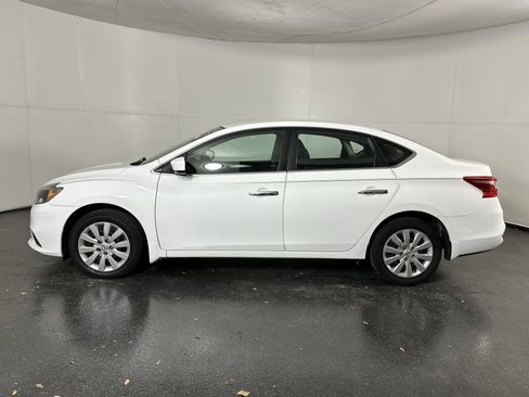 Used 2017 Nissan Sentra S image 7