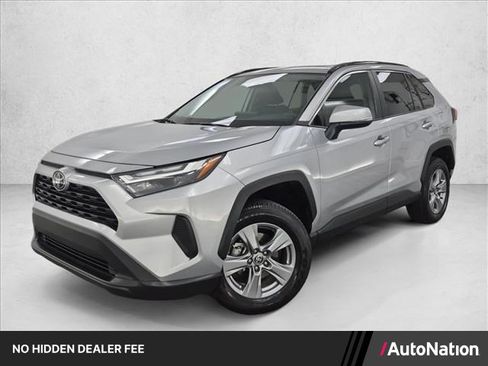 Used 2022 Toyota RAV4 XLE w/ Convenience Package FWD image 1