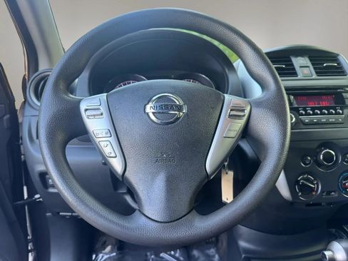 Used 2015 Nissan Versa SV FWD image 12