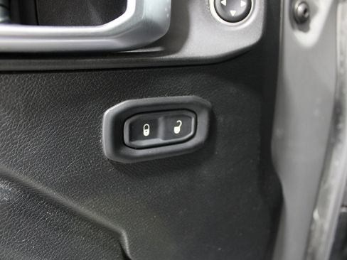 Used 2020 Jeep Wrangler Unlimited Sport S AWD/4WD image 7