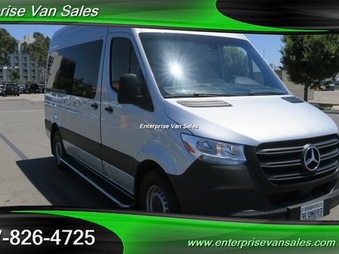 Used 2024 Mercedes-Benz Sprinter 2500 image 3