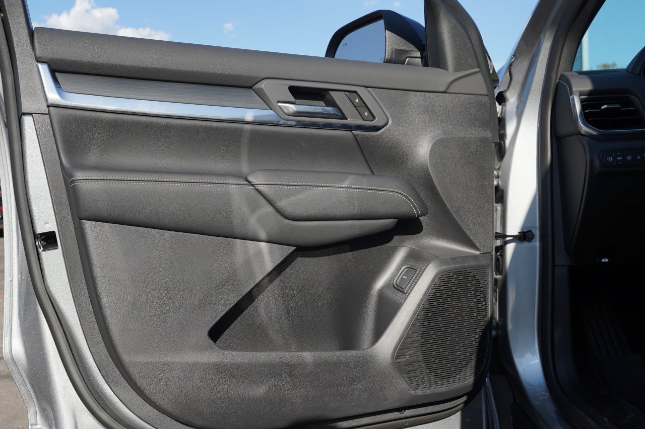 New 2027 GMC Terrain Elevation w/ Elevation Premium Package FWD image 19