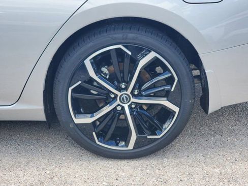 New 2025 Nissan Altima 2.5 SR image 3