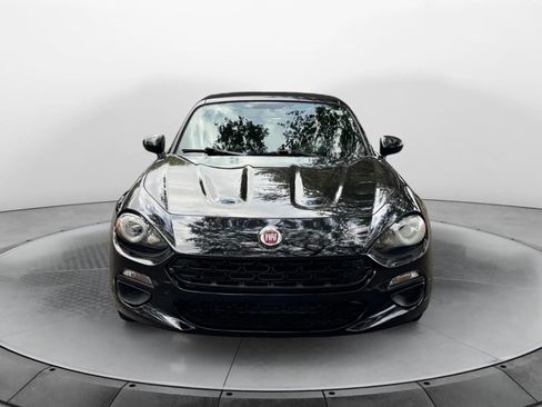 Used 2017 FIAT 124 Spider Classica image 2