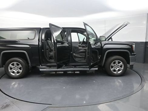 Used 2018 GMC Sierra 1500 SLT AWD/4WD image 46