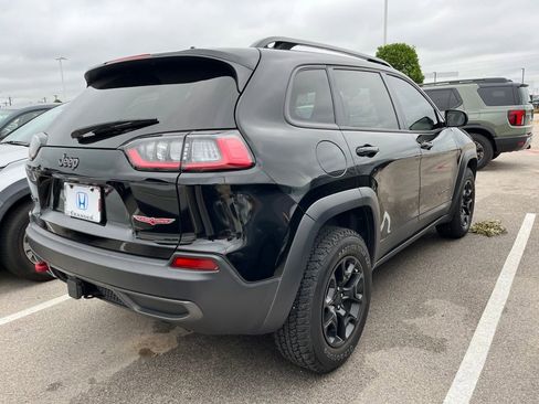 Used 2022 Jeep Cherokee Trailhawk w/ Trailer Tow Group AWD/4WD image 3