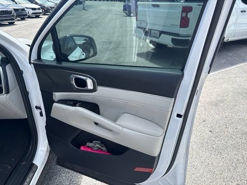 Used 2023 Kia Sorento SX FWD image 11