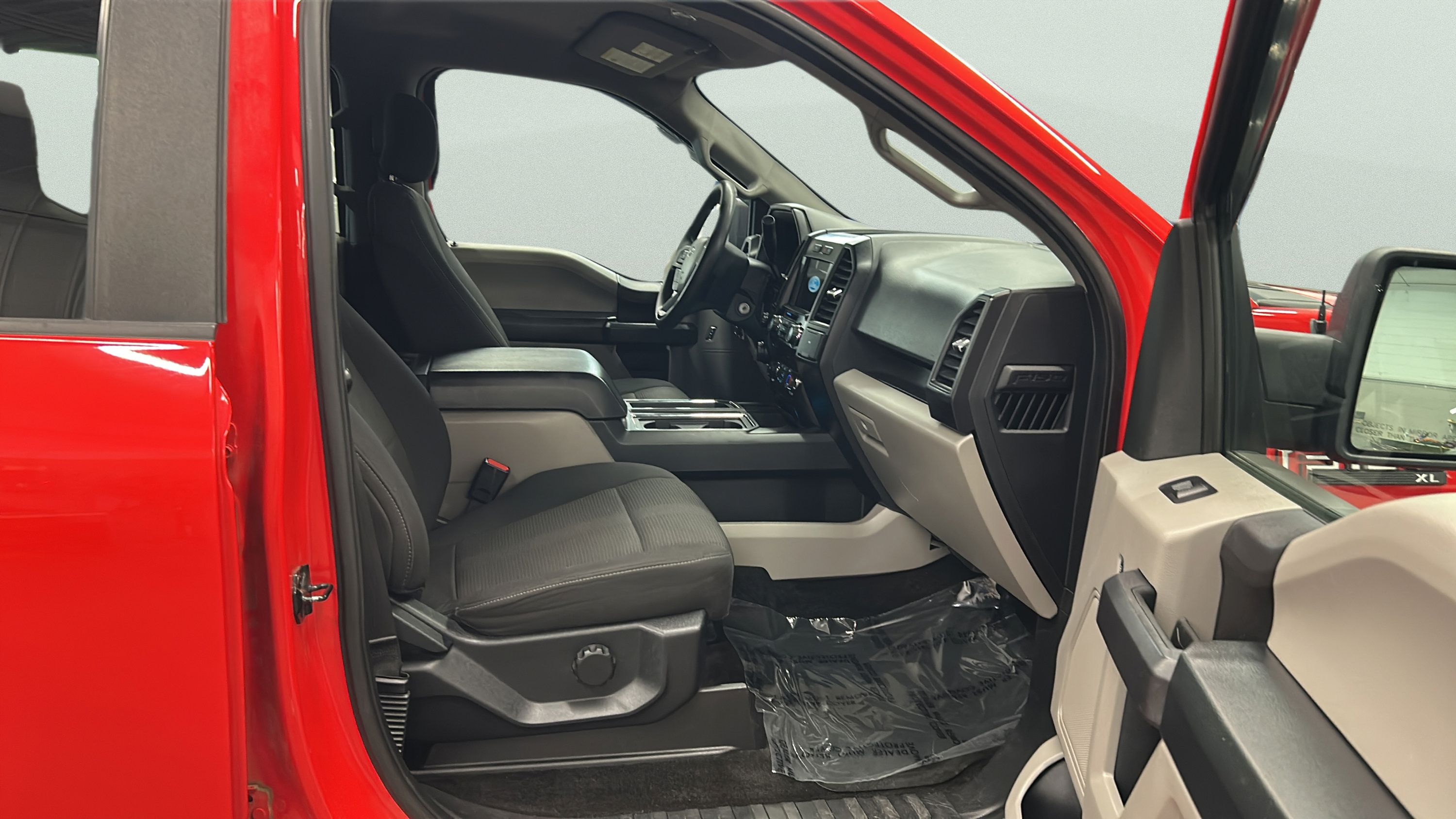 Used 2017 Ford F150 XL w/ Equipment Group 101A Mid AWD/4WD image 16
