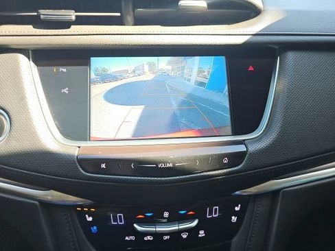 Used 2019 Cadillac XT5 Premium Luxury w/ LPO, Black Ice Package AWD/4WD image 15