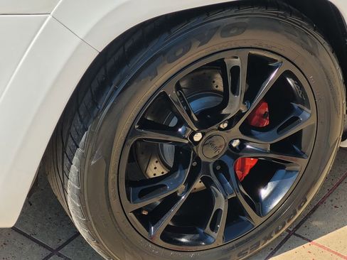 Used 2014 Jeep Grand Cherokee SRT8 w/ Luxury Group II image 7