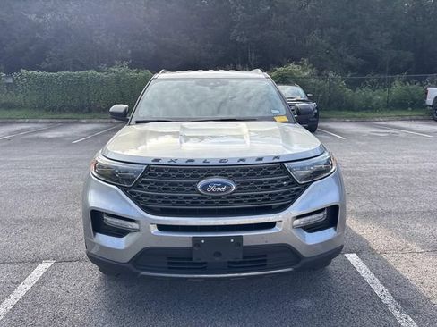 Used 2023 Ford Explorer XLT w/ Equipment Group 202A AWD/4WD image 2