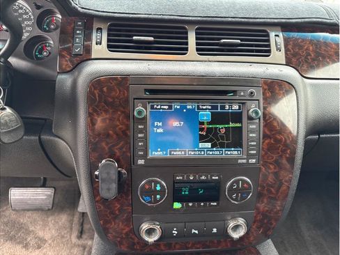 Used 2010 GMC Yukon Denali image 28